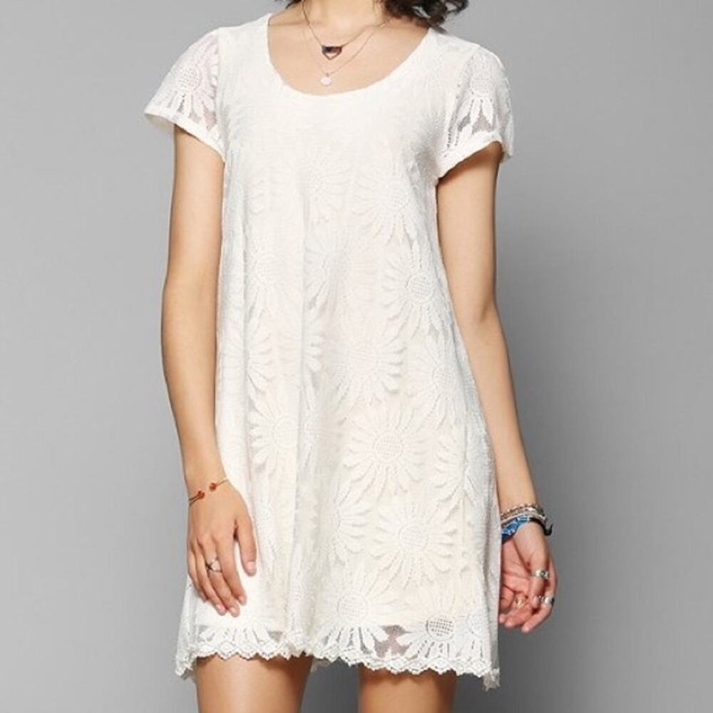 Urban Outfitters Lace Floral Lace Trapeze Dress Cream Mini Size Small